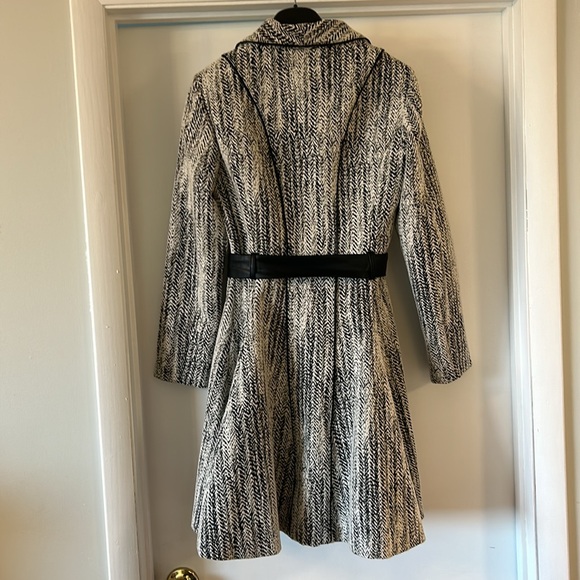 Bebe stylish Gray Coat with faux leather accents  - Size Small - A Line Flirty - Picture 4 of 4